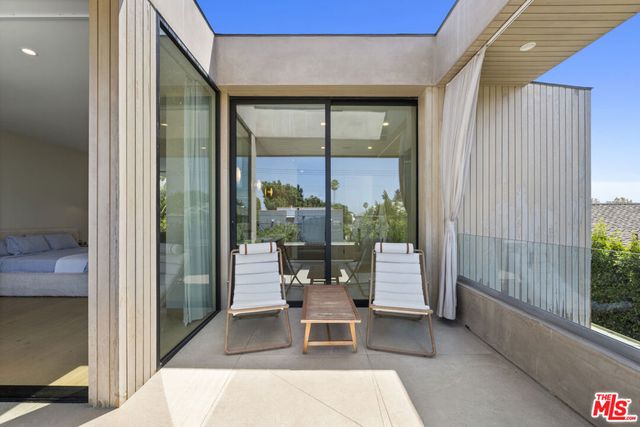 513 N Martel Avenue, Los Angeles, CA 90036
