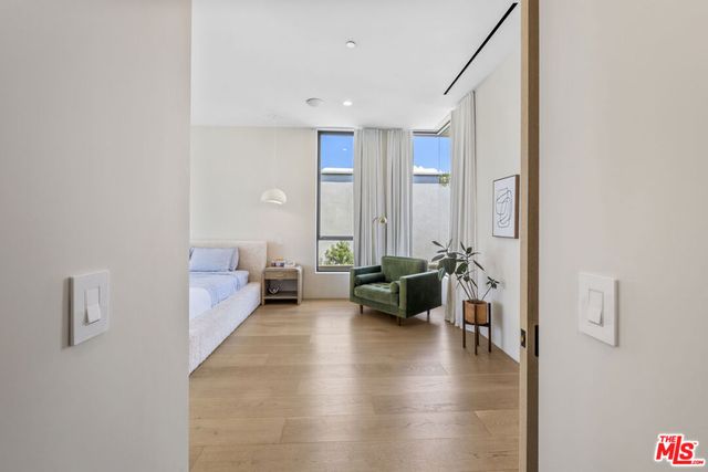 513 N Martel Avenue, Los Angeles, CA 90036