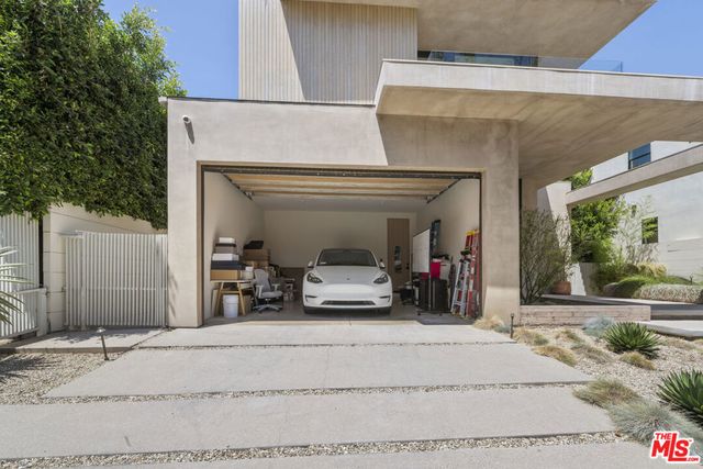 513 N Martel Avenue, Los Angeles, CA 90036