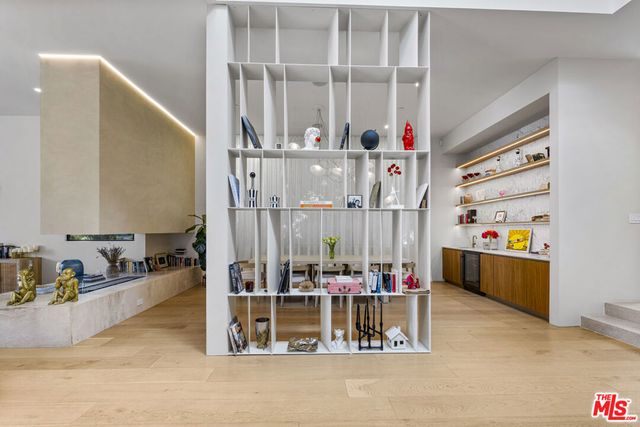 513 N Martel Avenue, Los Angeles, CA 90036