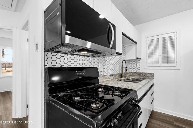 7712 3rd Street Rd, Louisville, KY 40214