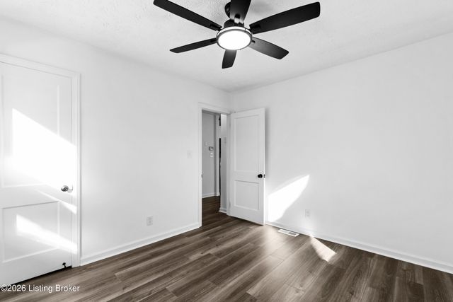 7712 3rd Street Rd, Louisville, KY 40214