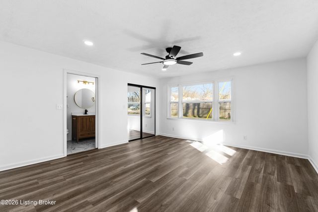 7712 3rd Street Rd, Louisville, KY 40214