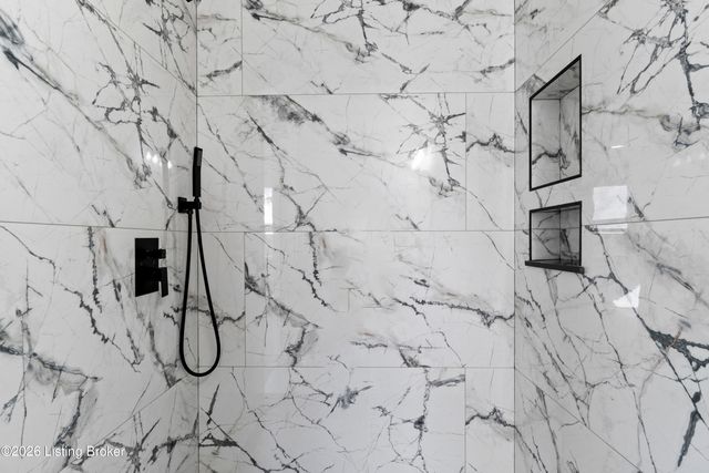 7712 3rd Street Rd, Louisville, KY 40214