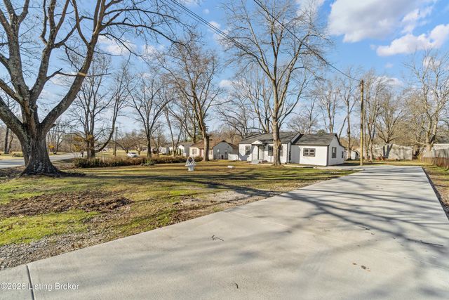 7712 3rd Street Rd, Louisville, KY 40214