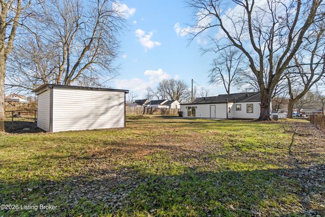 7712 3rd Street Rd, Louisville, KY 40214