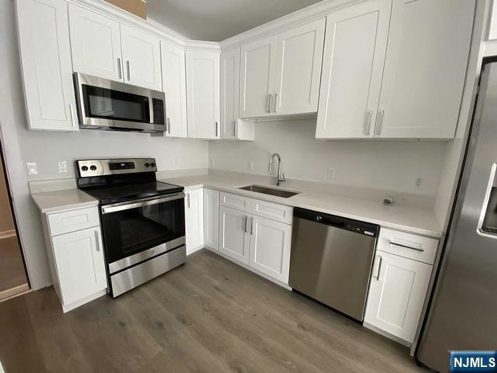 74 Clarendon Place 203, Hackensack, NJ 07601