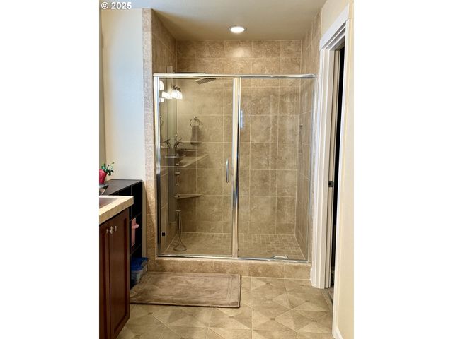 4002 N 3RD Cir, Ridgefield, WA 98642