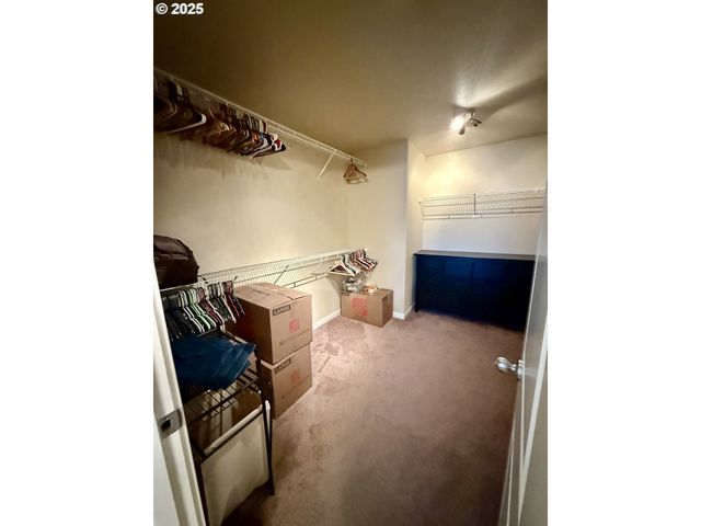 4002 N 3RD Cir, Ridgefield, WA 98642