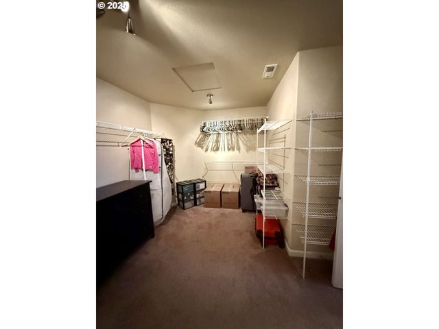 4002 N 3RD Cir, Ridgefield, WA 98642