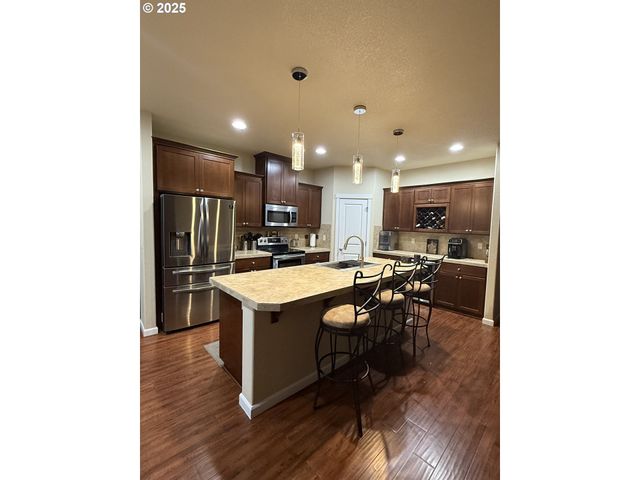 4002 N 3RD Cir, Ridgefield, WA 98642