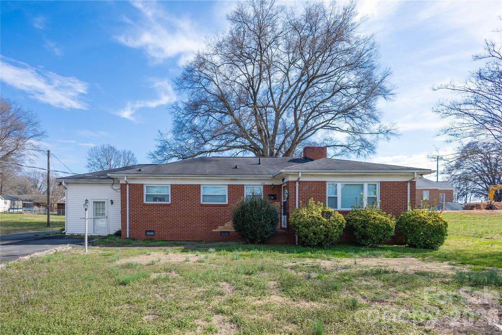 214 N North Dakota Street, Charlotte, NC 28216