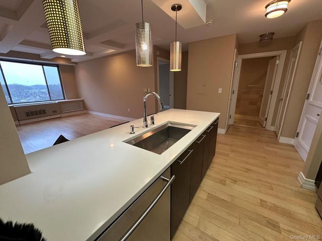 64-05 Yellowstone Boulevard 403S, Forest Hills, NY 11375