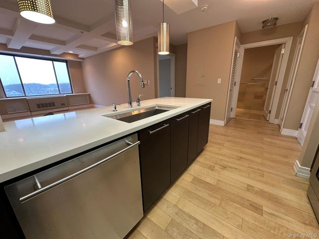 64-05 Yellowstone Boulevard 403S, Forest Hills, NY 11375