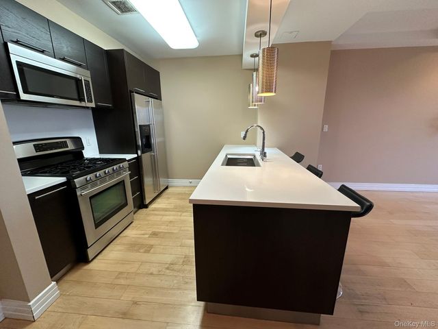 64-05 Yellowstone Boulevard 403S, Forest Hills, NY 11375