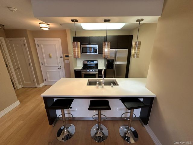 64-05 Yellowstone Boulevard 403S, Forest Hills, NY 11375