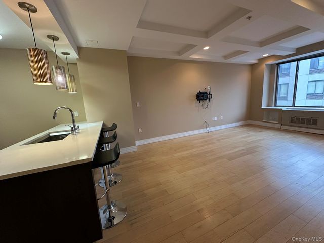 64-05 Yellowstone Boulevard 403S, Forest Hills, NY 11375