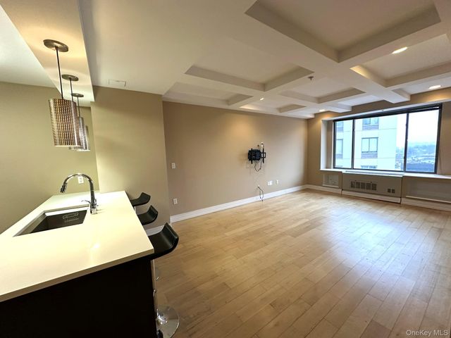 64-05 Yellowstone Boulevard 403S, Forest Hills, NY 11375