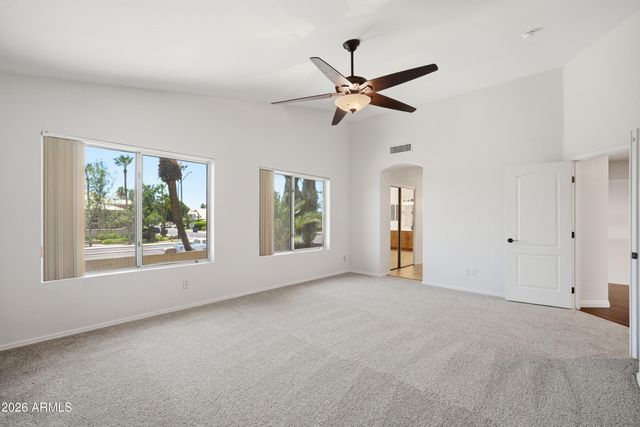 1231 W ISLANDIA Drive, Gilbert, AZ 85233
