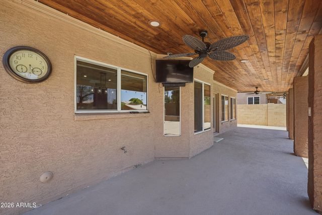 1231 W ISLANDIA Drive, Gilbert, AZ 85233
