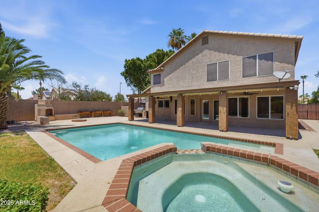 1231 W ISLANDIA Drive, Gilbert, AZ 85233