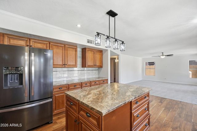 1231 W ISLANDIA Drive, Gilbert, AZ 85233