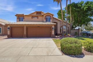 1231 W ISLANDIA Drive, Gilbert, AZ 85233
