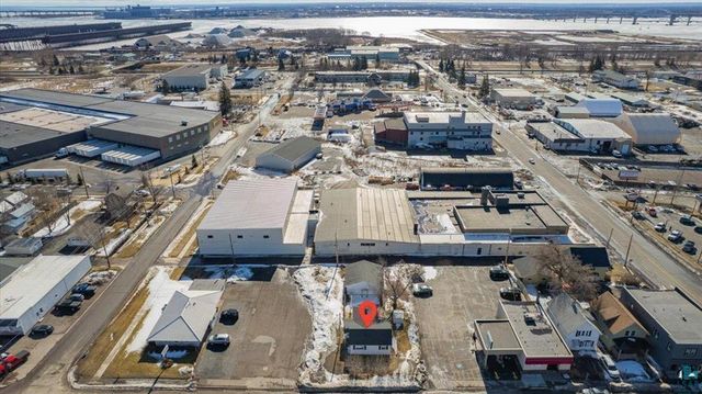 3914 Grand Avenue, Duluth, MN 55807