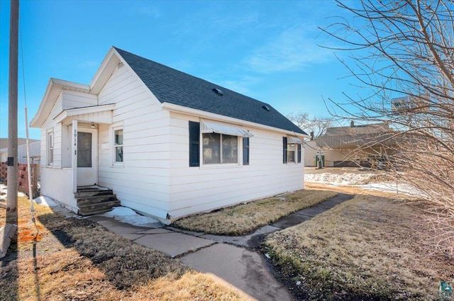 3914 Grand Avenue, Duluth, MN 55807