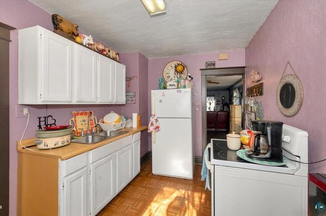 3914 Grand Avenue, Duluth, MN 55807