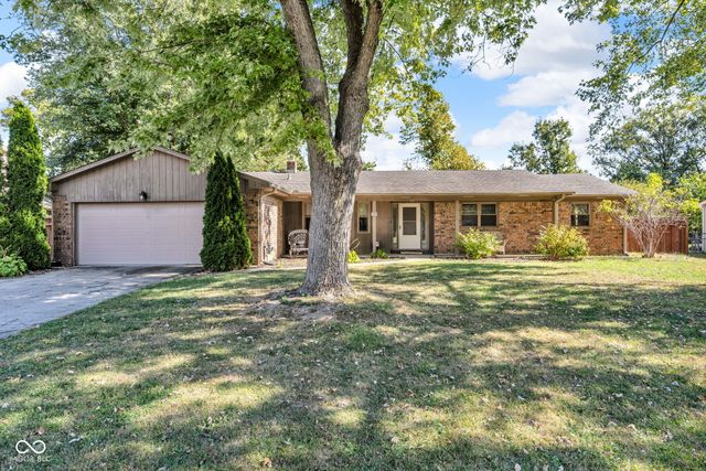 29 Robinwood Drive, Brownsburg, IN 46112