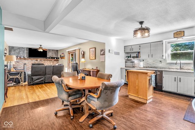 29 Robinwood Drive, Brownsburg, IN 46112