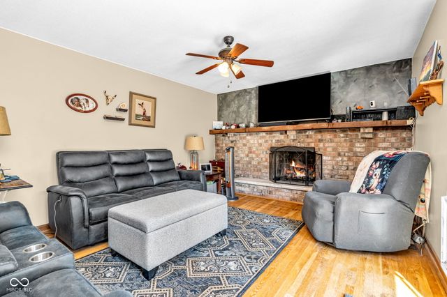 29 Robinwood Drive, Brownsburg, IN 46112