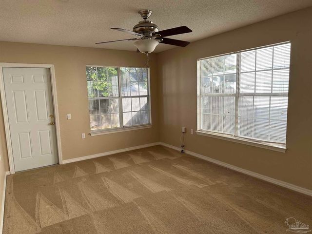 132 Wildflower Ln, Pensacola, FL 32514