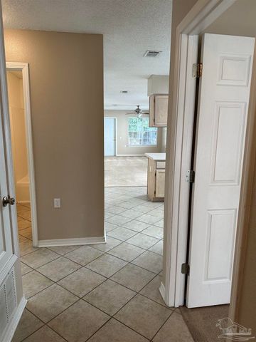 132 Wildflower Ln, Pensacola, FL 32514