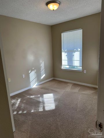 132 Wildflower Ln, Pensacola, FL 32514