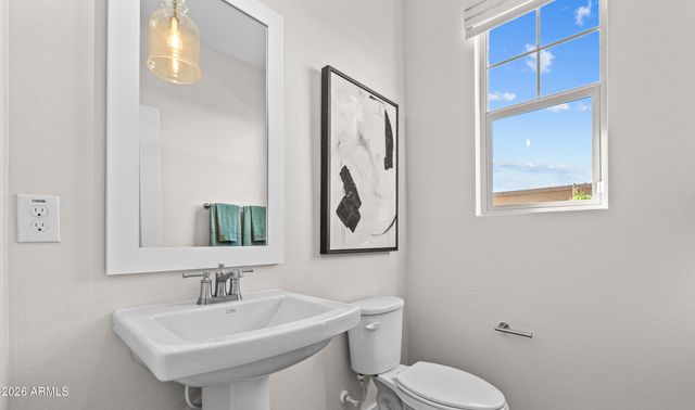 7933 N 77th Drive, Glendale, AZ 85303