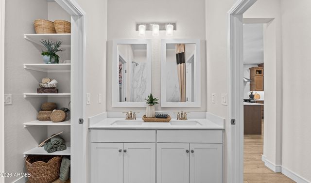 7933 N 77th Drive, Glendale, AZ 85303