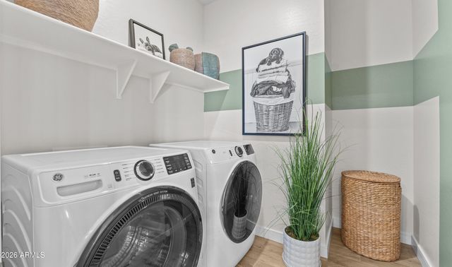 7933 N 77th Drive, Glendale, AZ 85303