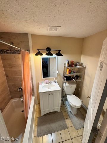 5696 Columbia Drive, Bedford Heights, OH 44146