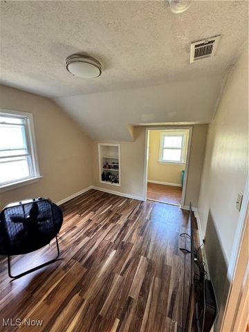 5696 Columbia Drive, Bedford Heights, OH 44146