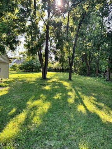 5696 Columbia Drive, Bedford Heights, OH 44146