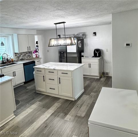 5696 Columbia Drive, Bedford Heights, OH 44146