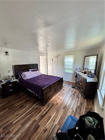 5696 Columbia Drive, Bedford Heights, OH 44146