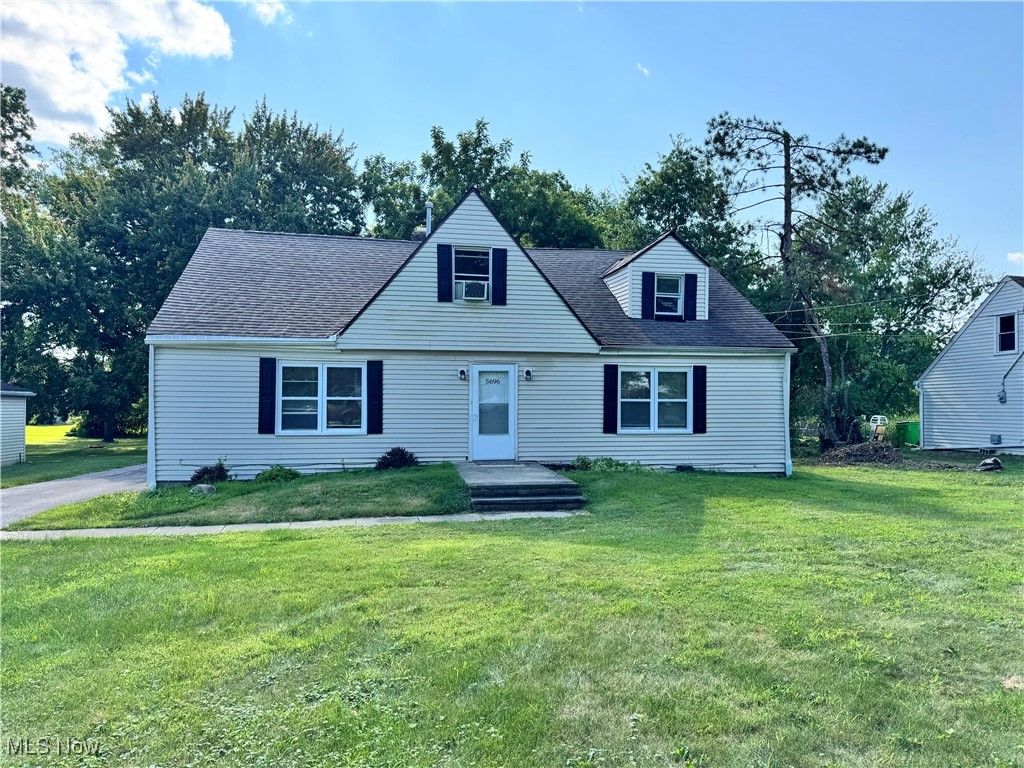 5696 Columbia Drive, Bedford Heights, OH 44146