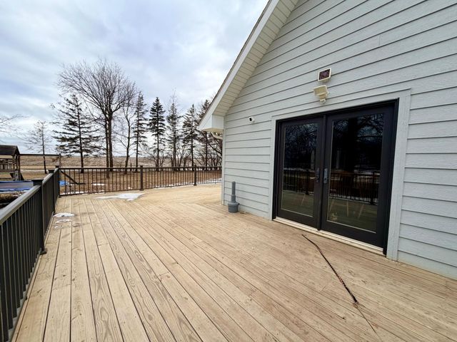 28308 Oliver Avenue, Worthington, MN 56187