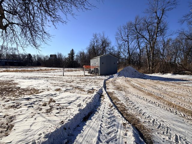 28308 Oliver Avenue, Worthington, MN 56187