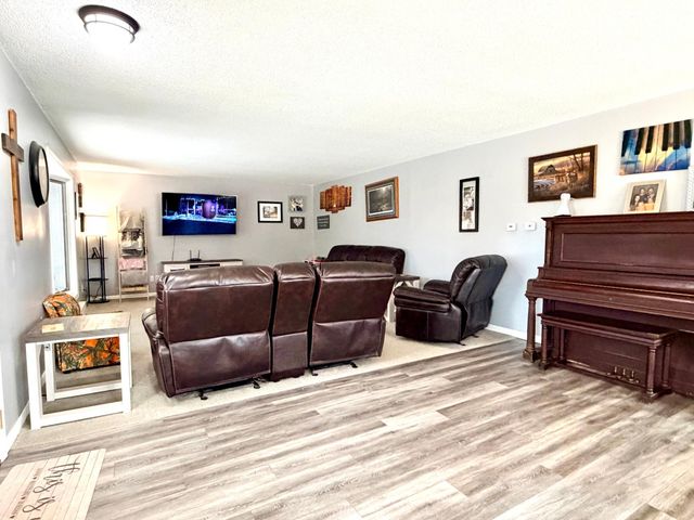 28308 Oliver Avenue, Worthington, MN 56187