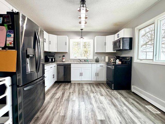 28308 Oliver Avenue, Worthington, MN 56187