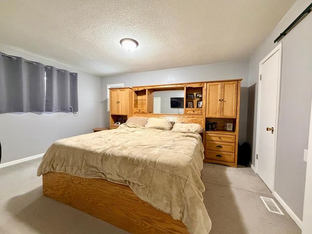 28308 Oliver Avenue, Worthington, MN 56187